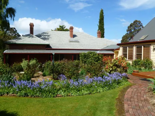 Donalea Bed and Breakfast & Riverview Apartment Hotels in Cygnet