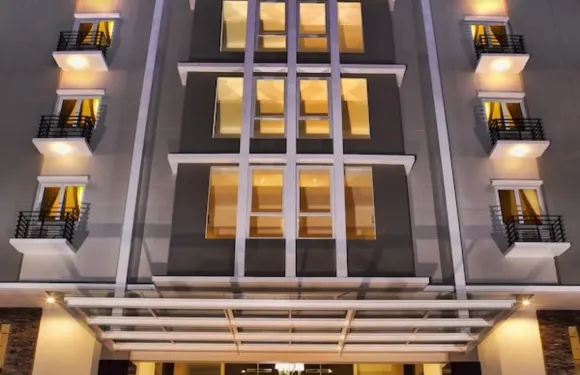 阿亞尼奧爾查爾茲酒店