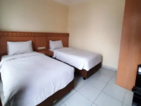 Villa Ubud Anyer - Villa Mungil 2 Br Hoteles en Anyar