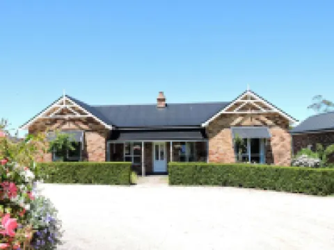 Hazelcreek Cottages Hotels in 