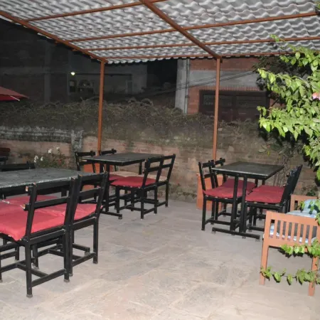Pradhan House - Home Stay with Garden