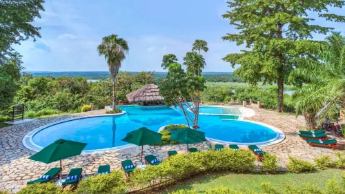 Paraa Safari Lodge - parking