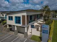 Waves Hotels in Orewa