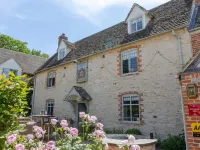 The Harcourt Arms Hoteles en Witney