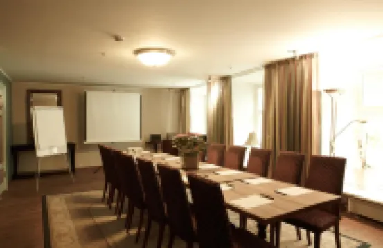CRU Hotel