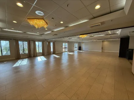 Hotel Xola Отели рядом с достопримечательностью «WinCo Foods»