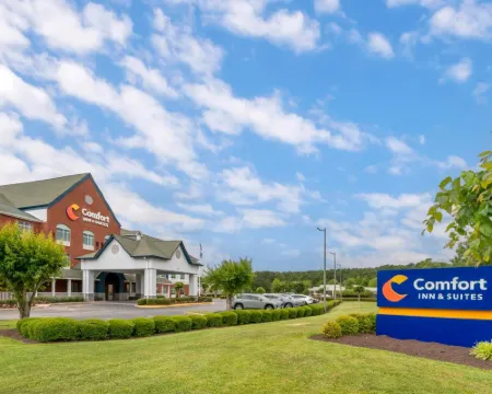 Comfort Inn & Suites Hampton Near Coliseum Hotels in Hampton