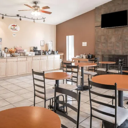 Super 8 by Wyndham Spokane Valley