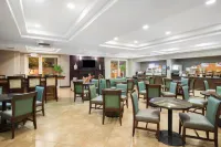 Holiday Inn Express & Suites VACAVILLE by IHG - Aamiainen