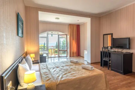 Грин Клаб (Green Club)