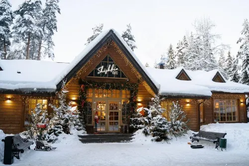 Tsarstvo-Korolevstvo Hotel