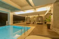 Jinhold Hotel & Serviced Apartment Miri - Pools
