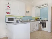Beautiful Aberdovey Seafront Apartment 2