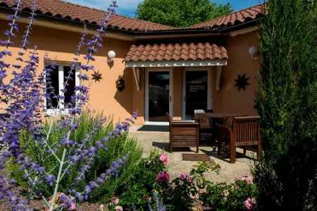 The Originals Boutique, Hôtel le Pillebois, Bourg-en-Bresse Nord (Inter-Hotel) Отели в г. Сервинья