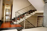 Rose Hotel
