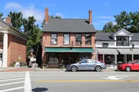 Inn at Historic Concord Hotels near Concord Middle School