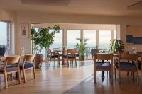 The Lewinnick Lodge - breakfast