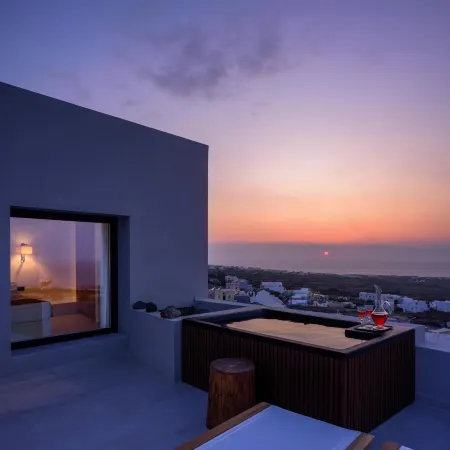 Ryolithos Suites