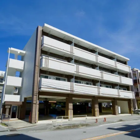 Luana Lea Karate Kaikan Mae