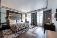 Royal Savoy Hotel and Spa - balcony