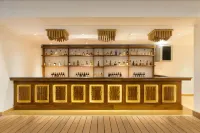 Araliya Red - Budget Friendly - Where You Find Stunning 360 Panoramic View of Nuwara Eliya - bar
