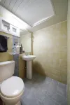 J5 Hostel - Losmen