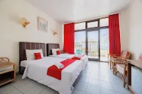 RedDoorz Plus Near Tugu Mercusuar Anyer - parcheggio