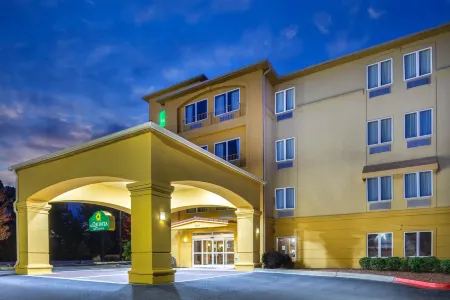 La Quinta Inn & Suites by Wyndham Atlanta-Union City