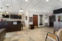 Super 8 by Wyndham Saskatoon Near Downtown