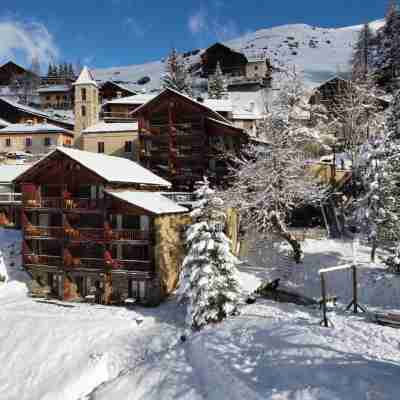 Les Chalets du Villard Hotel Exterior