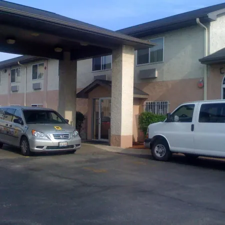 Super 8 by Wyndham Chicago O'Hare Airport