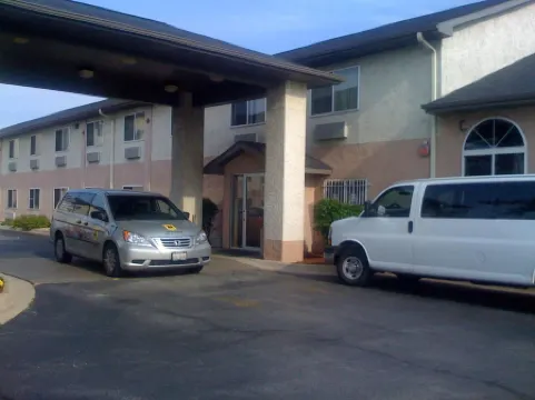 Super 8 by Wyndham Chicago O'Hare Airport