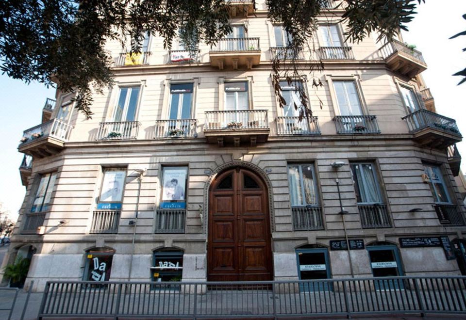 오스탈 Bcn 46의 근처 거리 전경