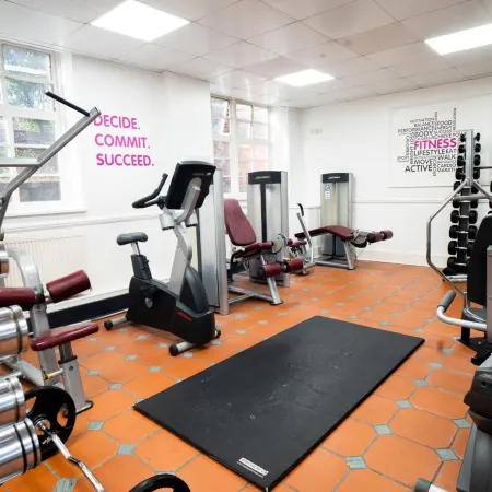 Bowden Court (Notting Hill) Отели рядом с достопримечательностью «Стадион «Лофтус Роуд»»