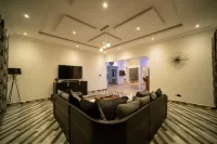 The Cabyn Boutique Hotel - parking