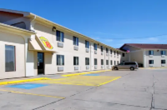 Super 8 by Wyndham O'Neill NE Hotels in 