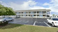 Americas Best Value Inn- St. Ignace - parking