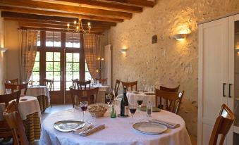 Logis Auberge le Colombien - Hôtel et Restaurant