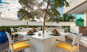 The Oasis at Grace Bay