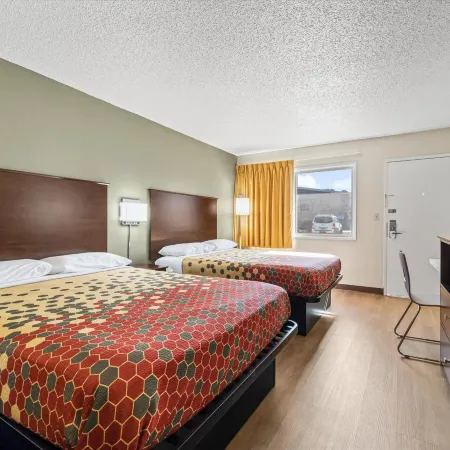 Bend Inn & Suites