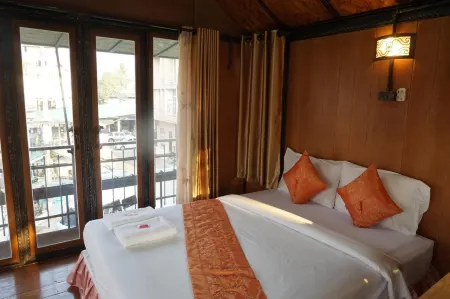 Mitaree Hotel 1 Отели в г. Mae Sariang