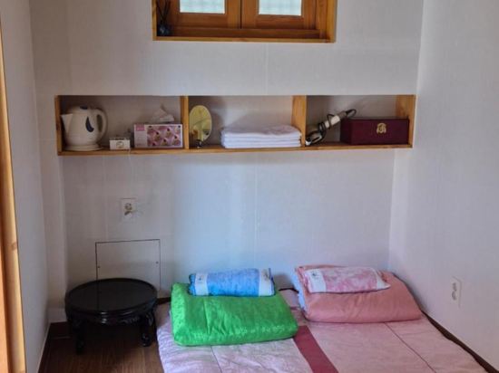 Yeonwoo Guesthouse