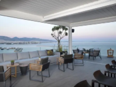 The Alex Monte Kastella, Santikos Collection Pire otelleri