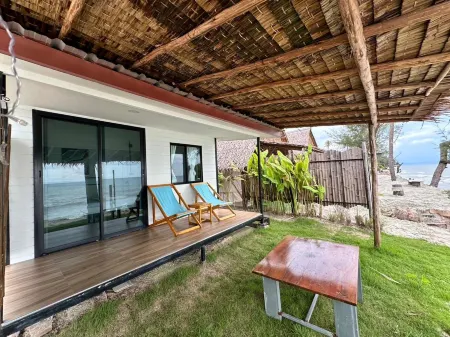 The Hi Ocean Отели в г. Khlong Yai