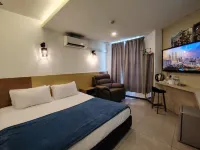 Dolphin Hotel
