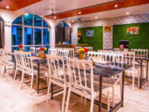 Hotel Jungle Palace Hotels in Tala