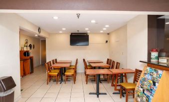 Knights Inn Gallup at 3208 W Hwy 66