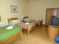 Pristine Hotel - 2-Star