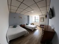 Hotel Italia Cuenca - Tranvia Centro & Aeropuerto - 3-Star