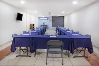 데이즈 인 윈덤 피에드라스 네그라스 피에드라스네그라스 호텔